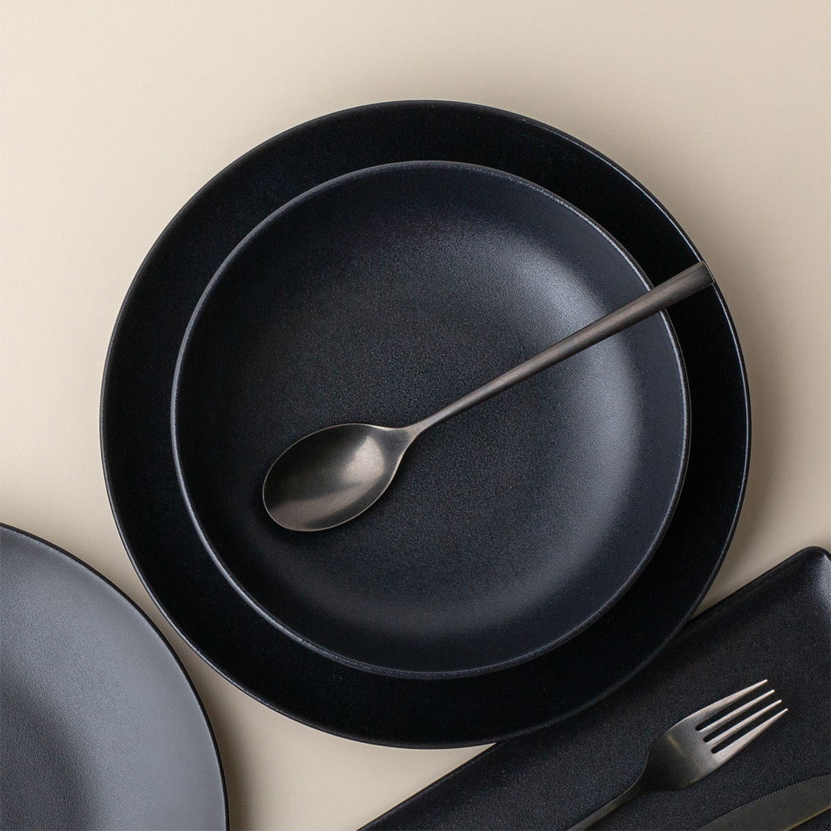 Mély U-Coupe tányér 21 cm — Basic black matt