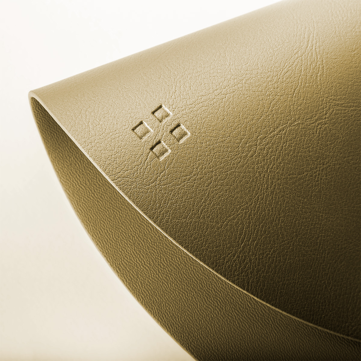 Arany tányéralátét ø 38 cm – Elements Ambiente