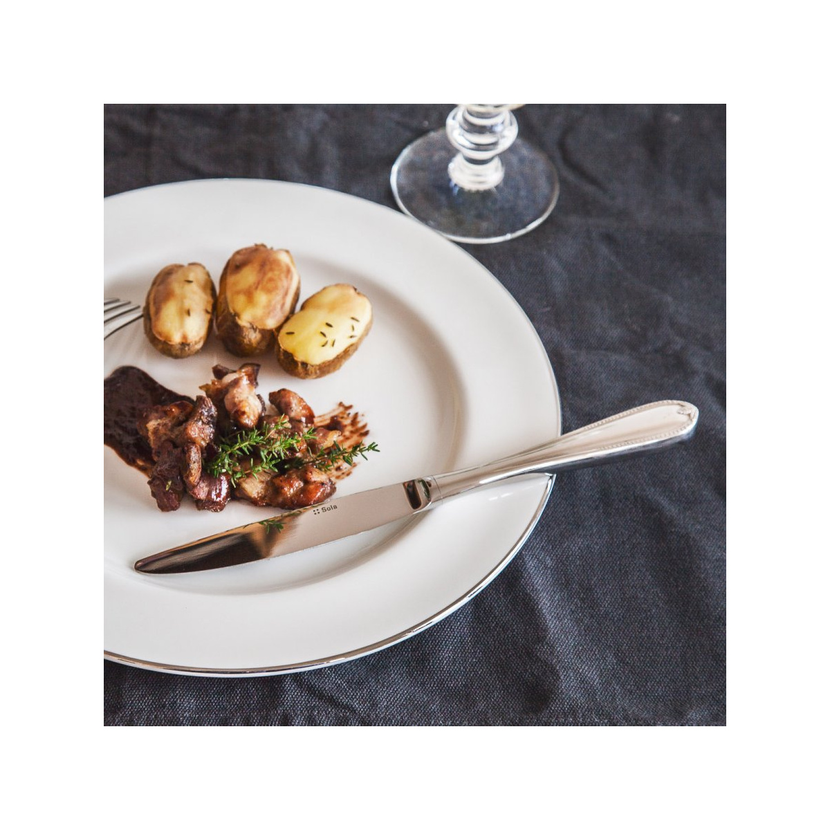 Elegáns lapostányér 28 cm - Premium Platinum Line